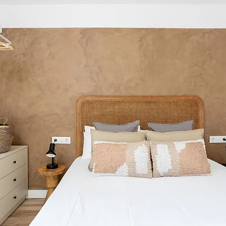 Walk To Ramblas Sun-filled&cozy Appartement