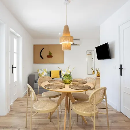 Walk To Ramblas Sun-filled&cozy Barcelona