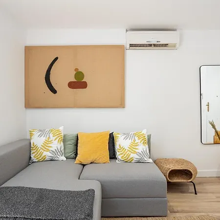 Walk To Ramblas Sun-filled&cozy Apartment Barcelona